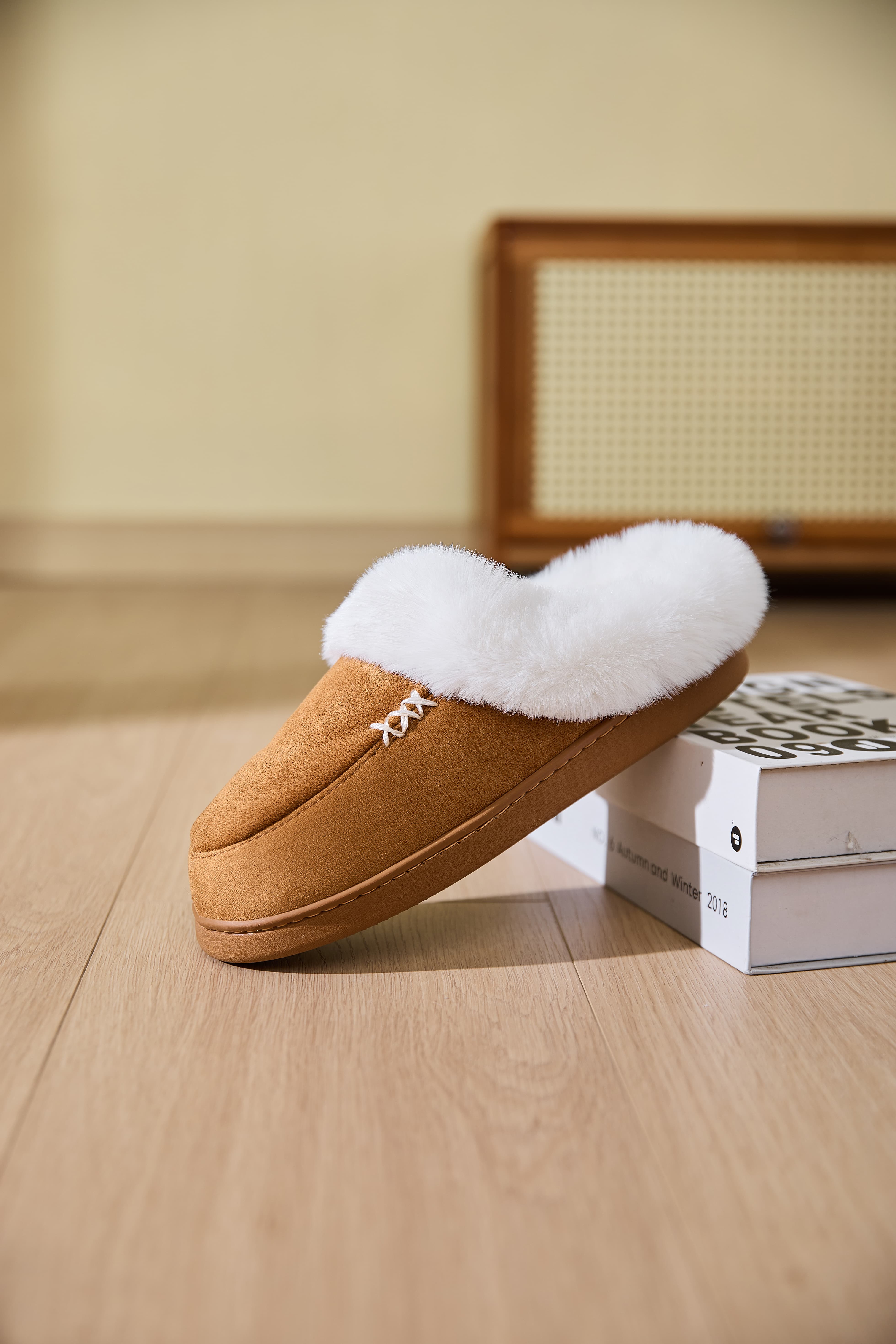 Fluff Trim Round Toe Flat Slippers.
