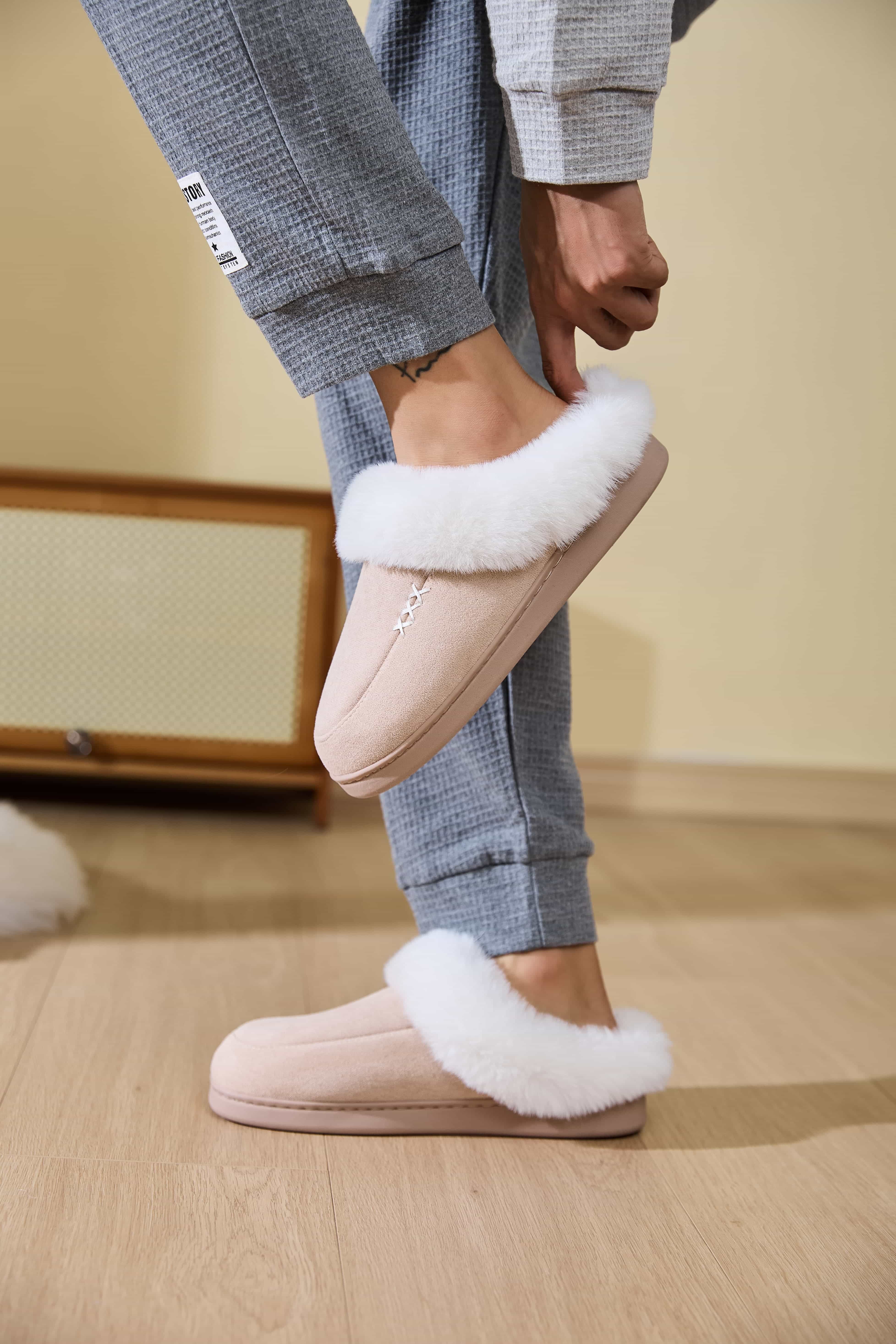 Fluff Trim Round Toe Flat Slippers.